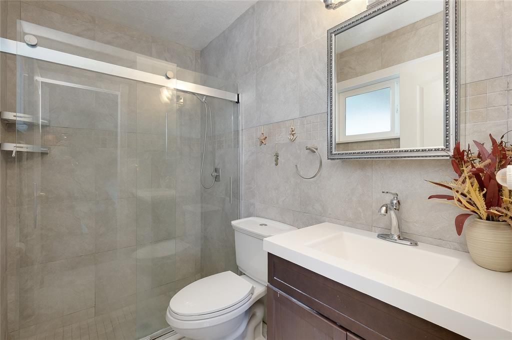 На продажу: $299,000 (2 спален, 2 ванн, 1344 Квадратных фут)
