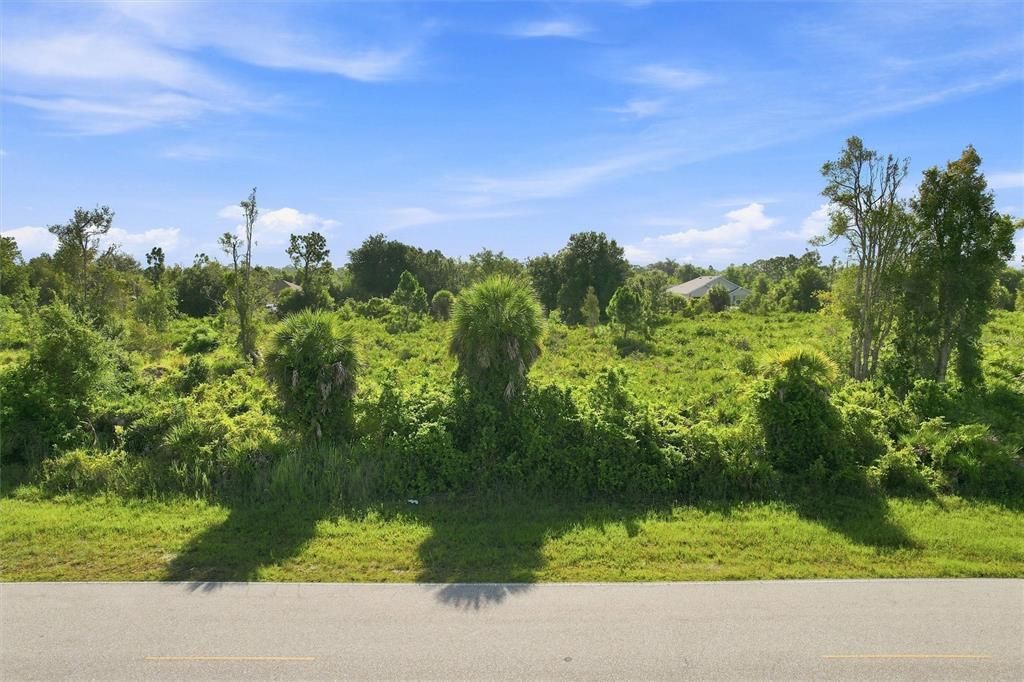 На продажу: $18,000 (0.23 acres)