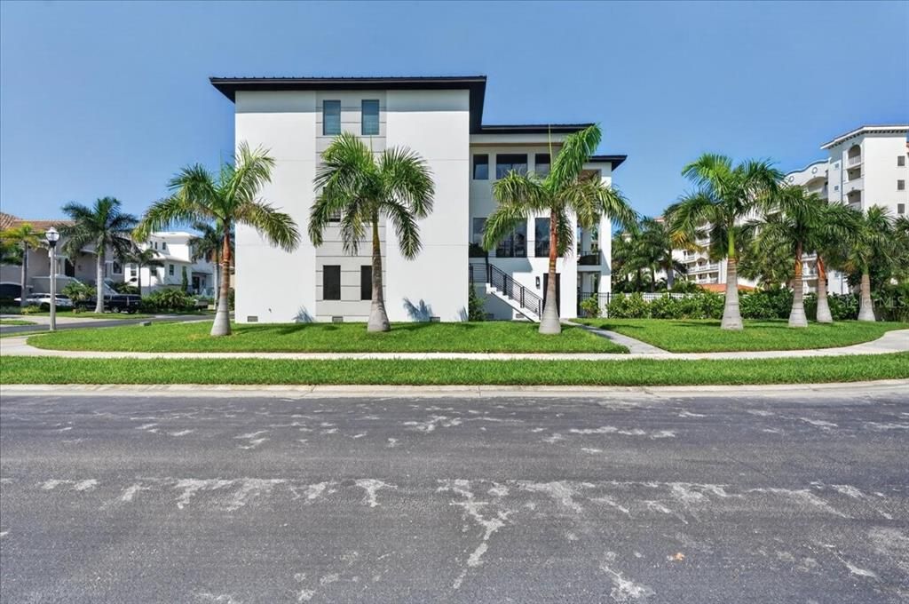 For Sale: $2,600,000 (4 beds, 4 baths, 4479 Square Feet)