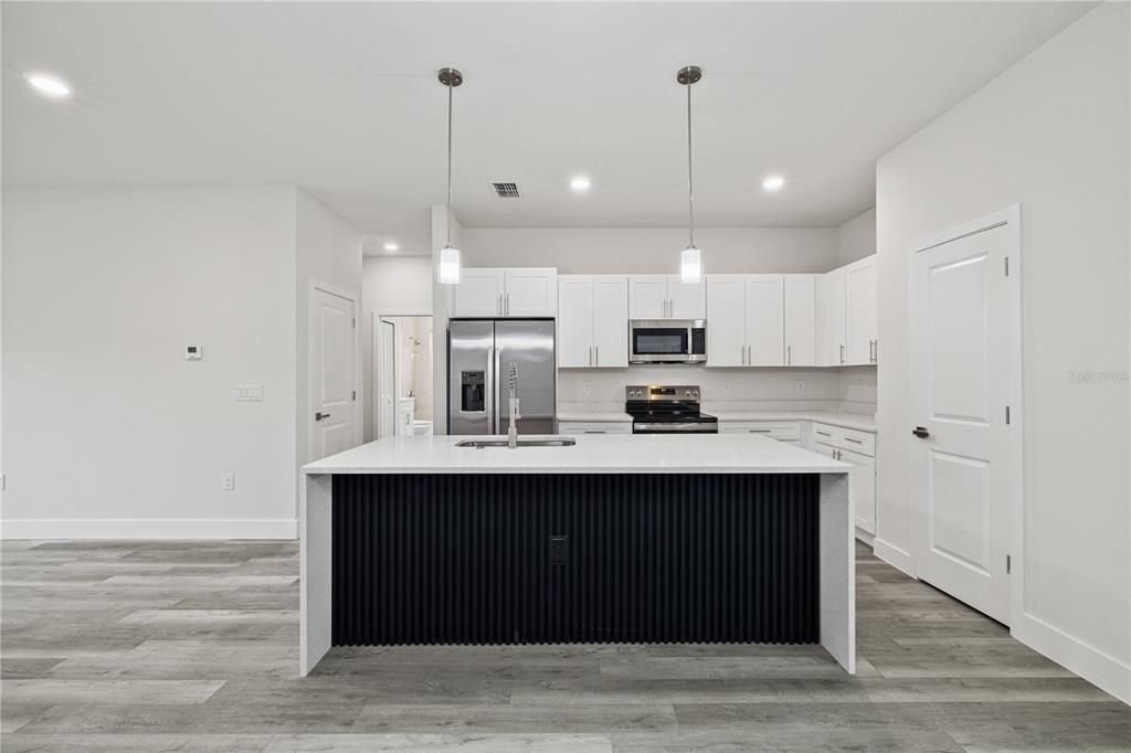 For Sale: $354,900 (4 beds, 3 baths, 1947 Square Feet)