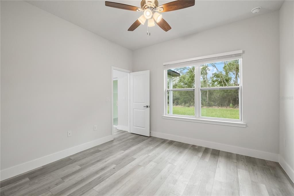 For Sale: $354,900 (4 beds, 3 baths, 1947 Square Feet)