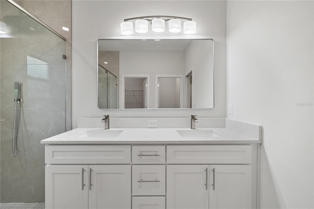 For Sale: $354,900 (4 beds, 3 baths, 1947 Square Feet)