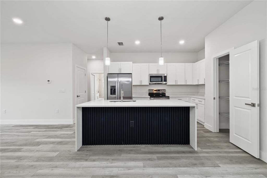 For Sale: $354,900 (4 beds, 3 baths, 1947 Square Feet)