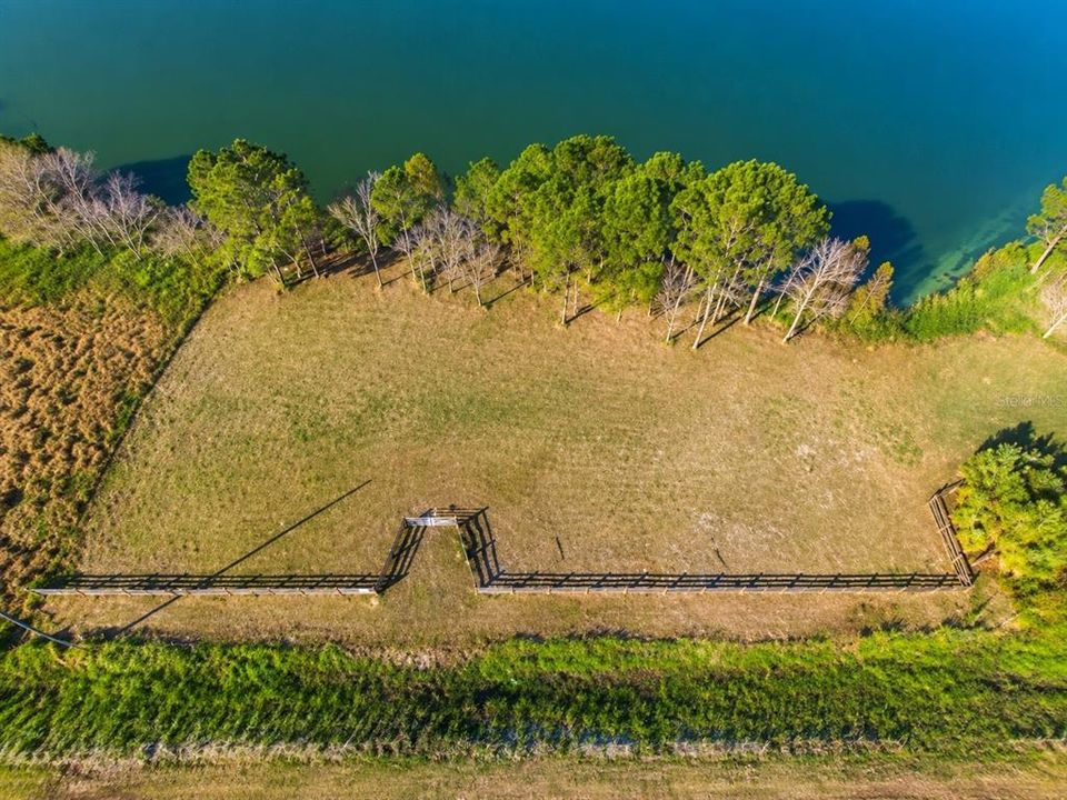 На продажу: $120,000 (5.06 acres)