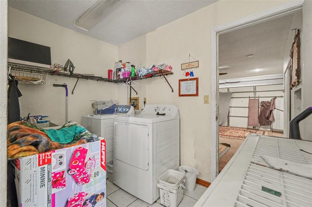 For Sale: $280,000 (4 beds, 2 baths, 2015 Square Feet)