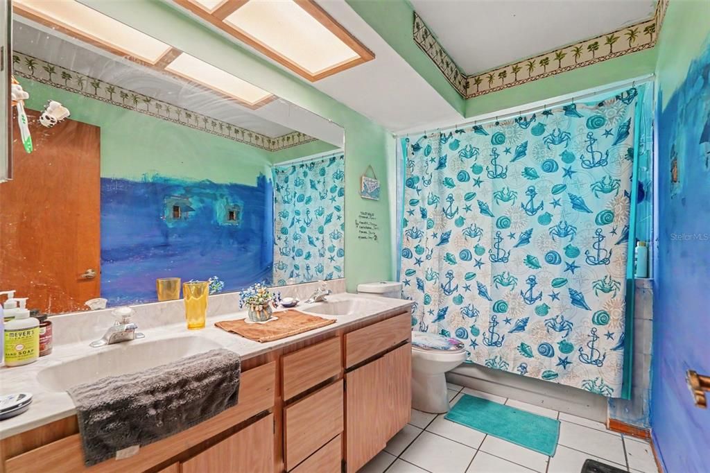 For Sale: $280,000 (4 beds, 2 baths, 2015 Square Feet)