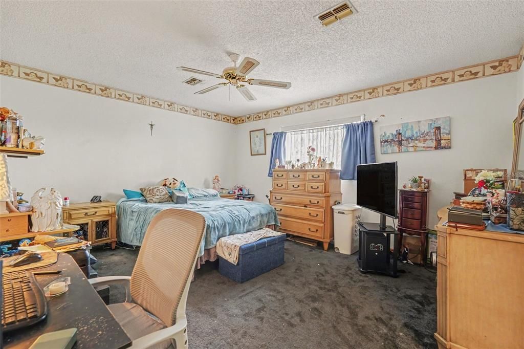 For Sale: $280,000 (4 beds, 2 baths, 2015 Square Feet)