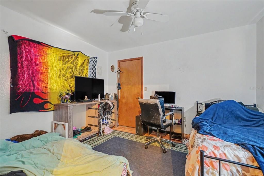 For Sale: $280,000 (4 beds, 2 baths, 2015 Square Feet)