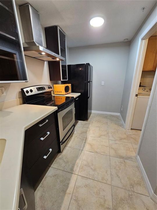 For Rent: $1,700 (1 beds, 1 baths, 1072 Square Feet)
