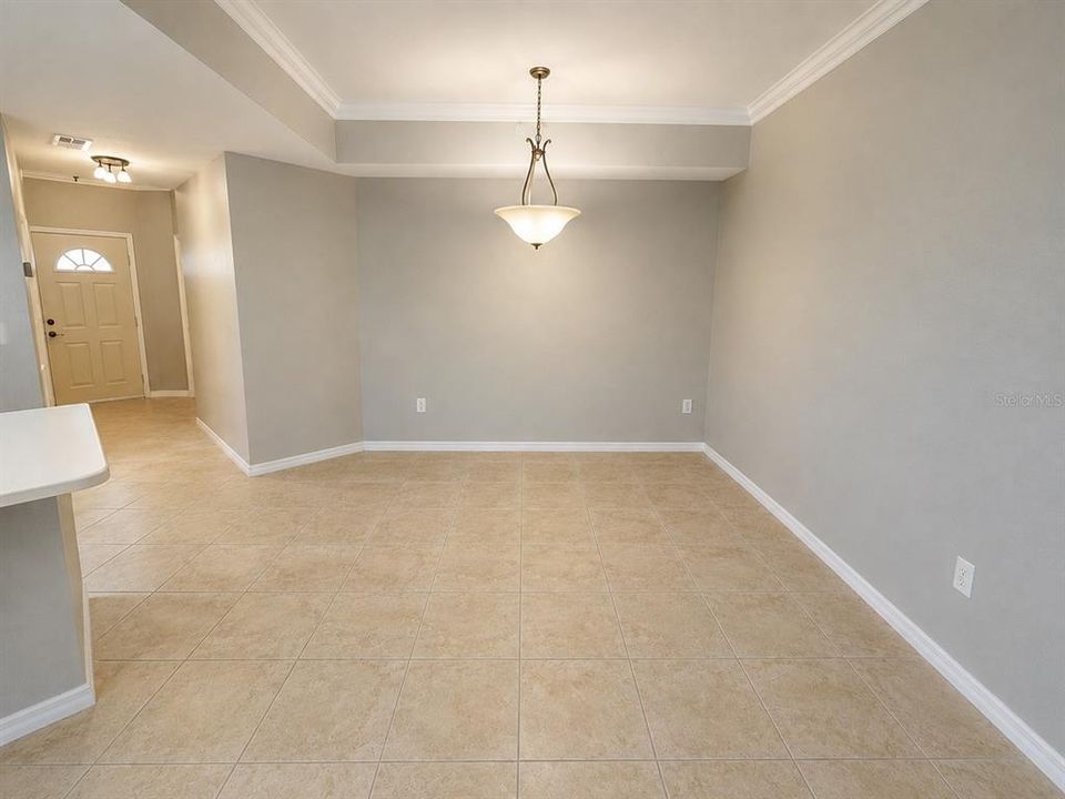 For Rent: $1,700 (1 beds, 1 baths, 1072 Square Feet)
