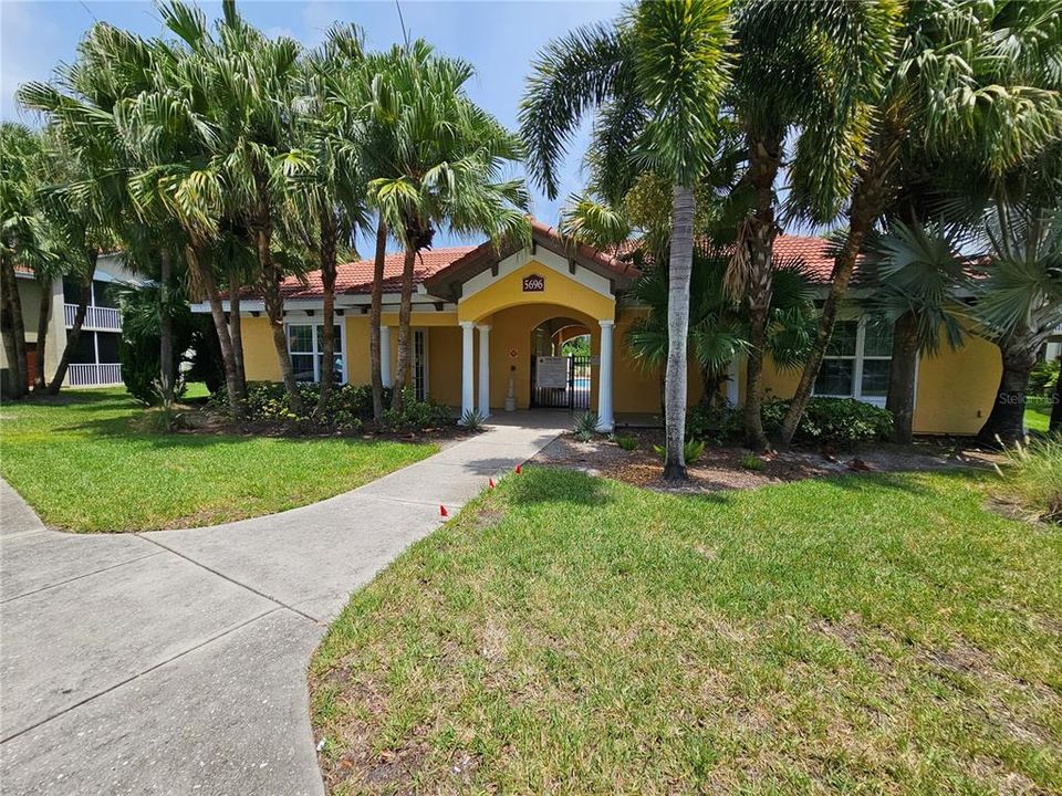 For Rent: $1,700 (1 beds, 1 baths, 1072 Square Feet)