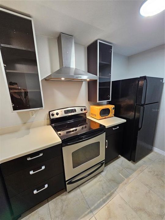 For Rent: $1,700 (1 beds, 1 baths, 1072 Square Feet)