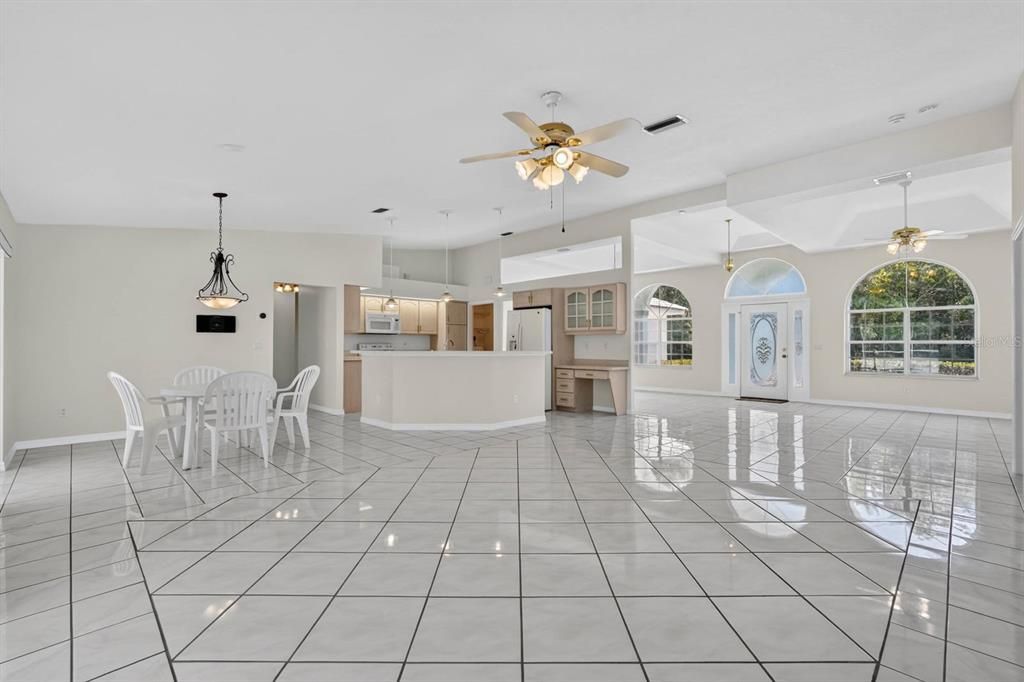 For Sale: $399,000 (3 beds, 2 baths, 2082 Square Feet)