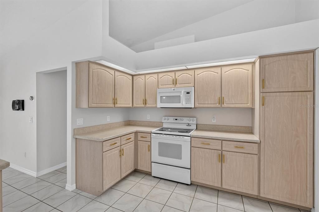 For Sale: $399,000 (3 beds, 2 baths, 2082 Square Feet)