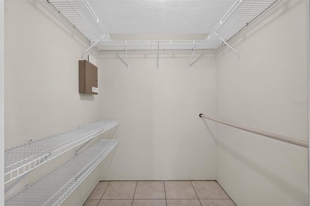 For Sale: $399,000 (3 beds, 2 baths, 2082 Square Feet)
