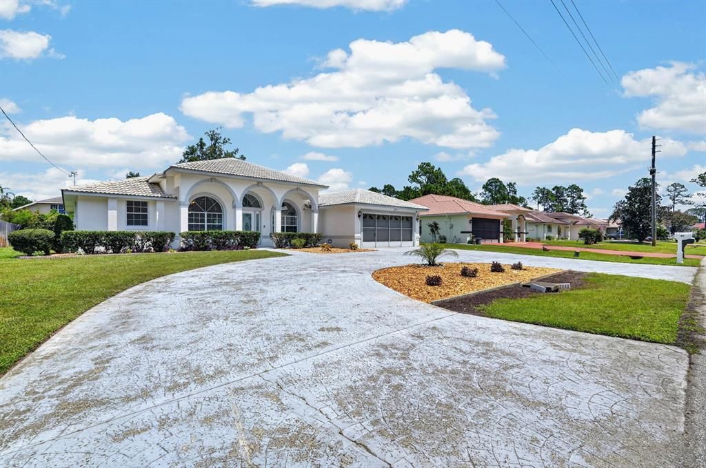 For Sale: $399,000 (3 beds, 2 baths, 2082 Square Feet)