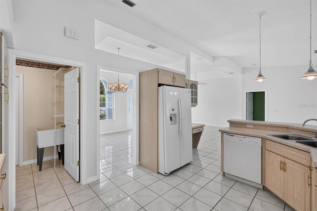 For Sale: $399,000 (3 beds, 2 baths, 2082 Square Feet)