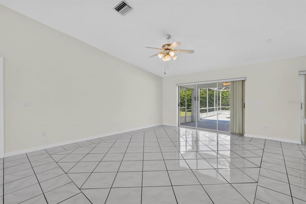 For Sale: $399,000 (3 beds, 2 baths, 2082 Square Feet)