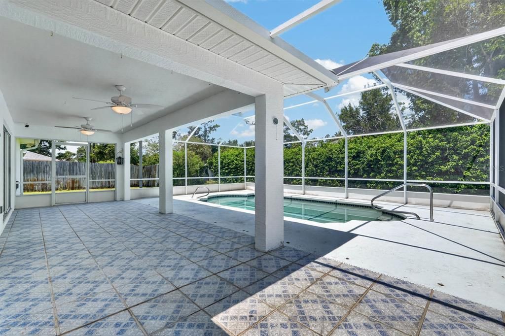For Sale: $399,000 (3 beds, 2 baths, 2082 Square Feet)