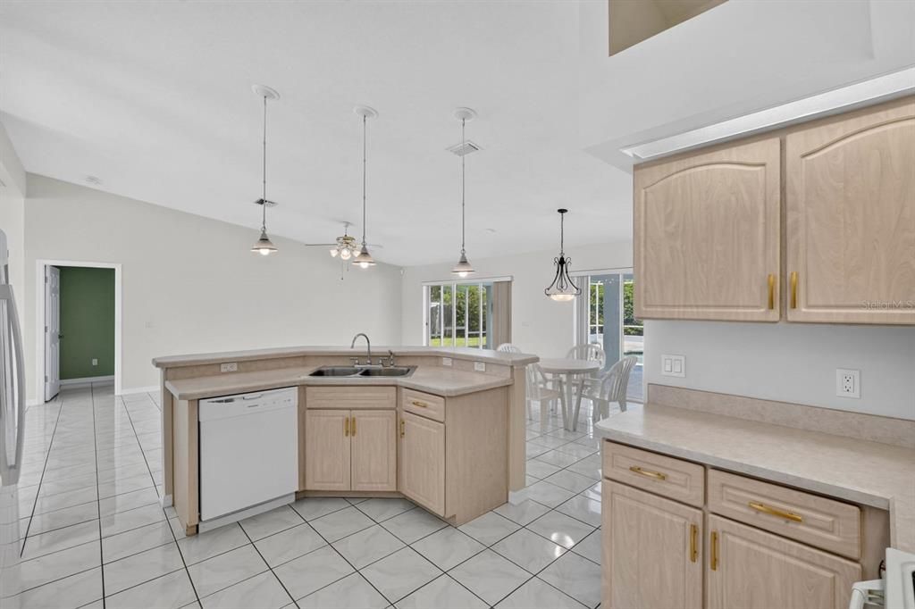 For Sale: $399,000 (3 beds, 2 baths, 2082 Square Feet)