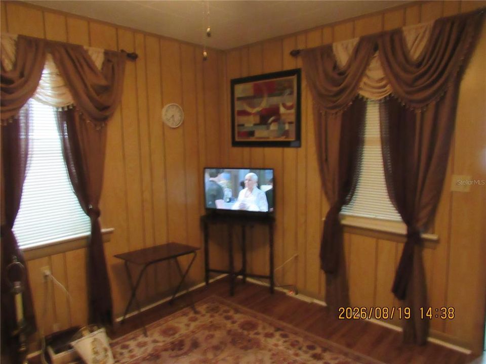 В аренду: $1,600 (3 спален, 1 ванн, 1164 Квадратных фут)
