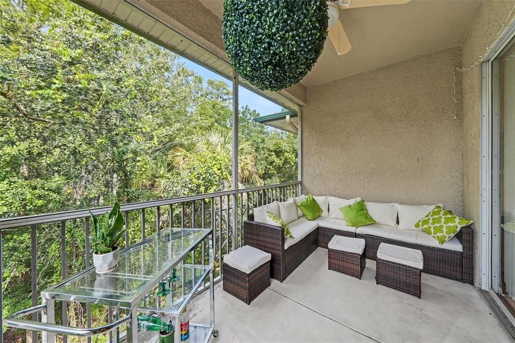 For Sale: $150,000 (2 beds, 2 baths, 1032 Square Feet)