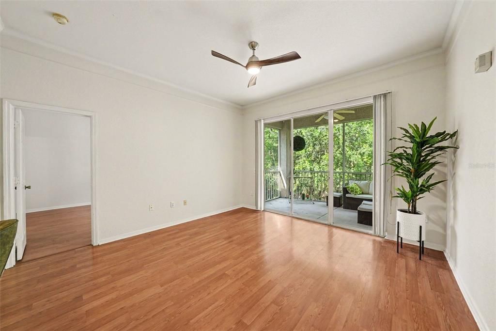 For Sale: $150,000 (2 beds, 2 baths, 1032 Square Feet)