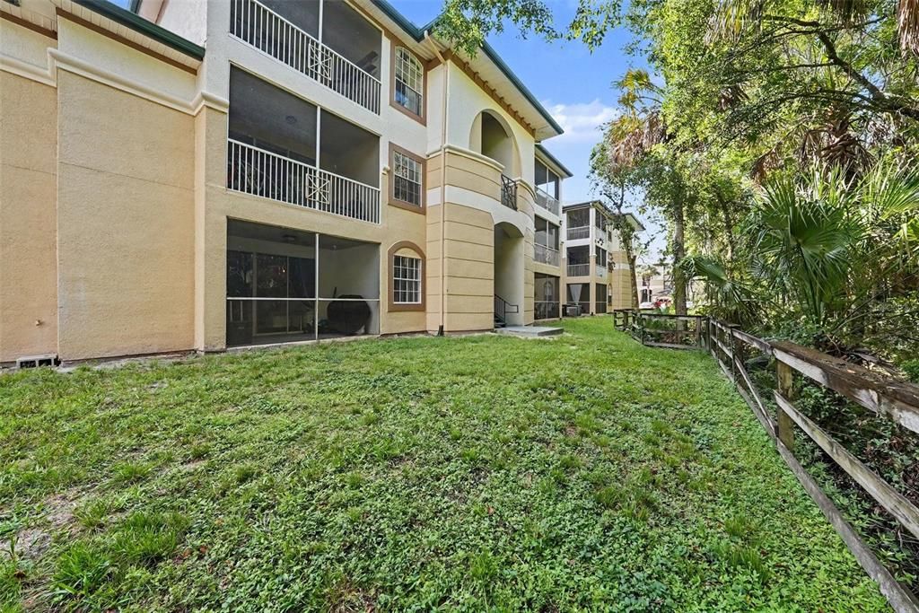 For Sale: $150,000 (2 beds, 2 baths, 1032 Square Feet)
