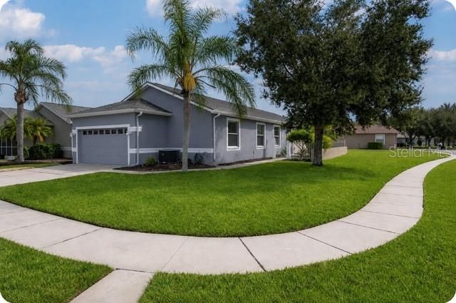 For Rent: $2,350 (3 beds, 2 baths, 1718 Square Feet)