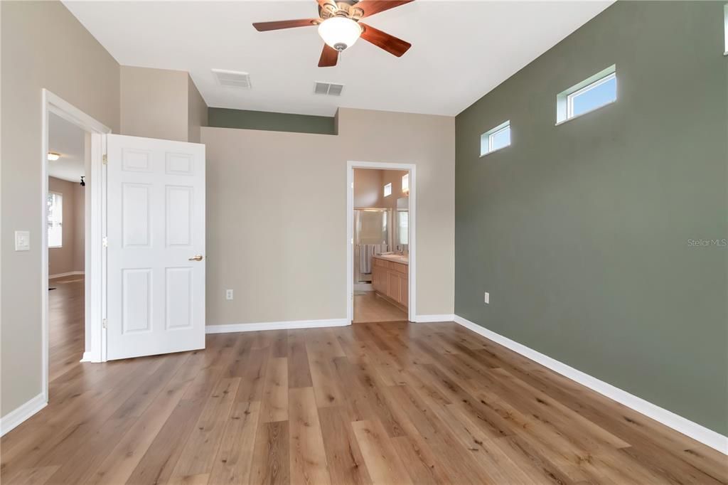 For Rent: $2,350 (3 beds, 2 baths, 1718 Square Feet)