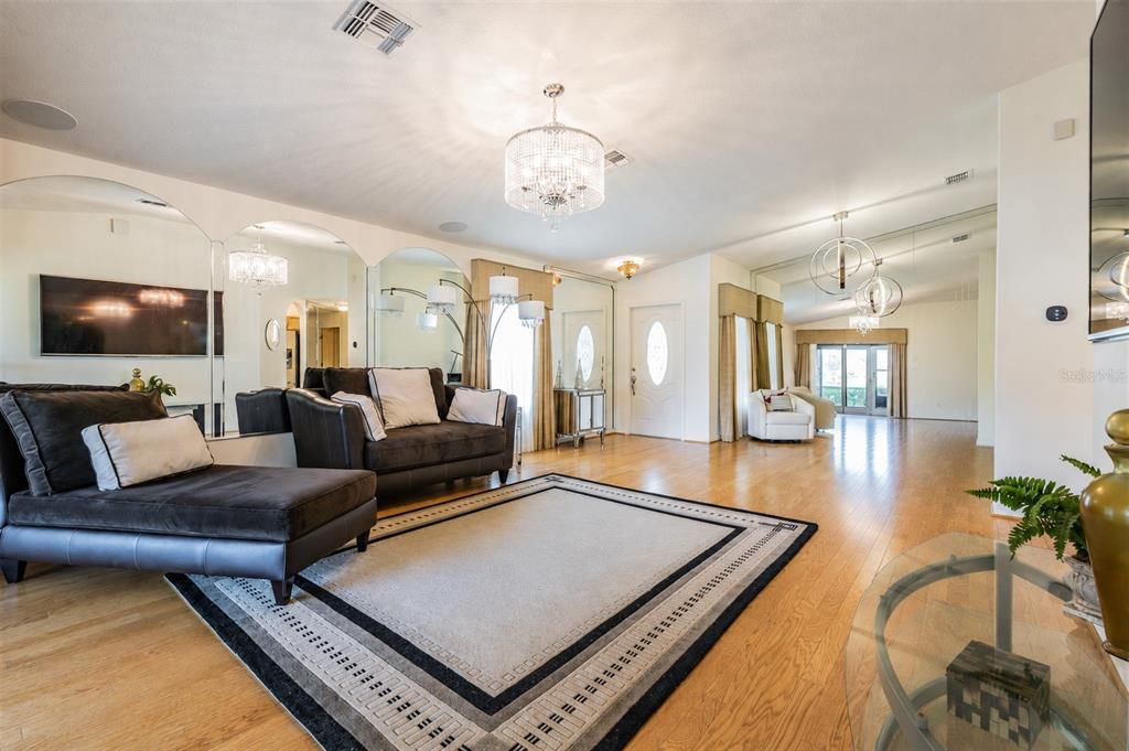En Venta: $375,000 (3 camas, 2 baños, 1762 Pies cuadrados)