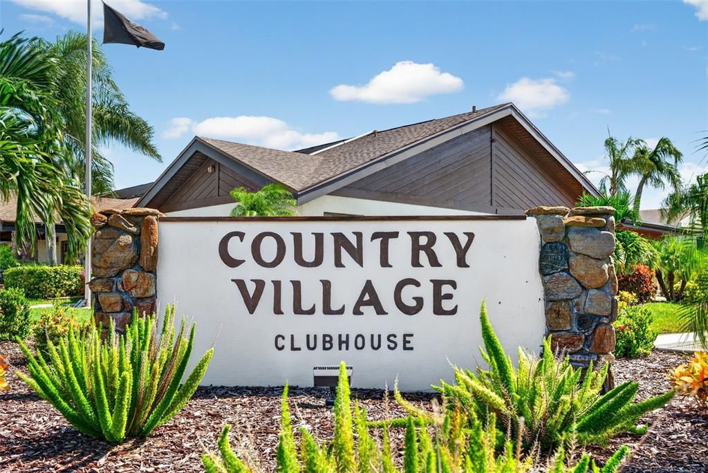 For Sale: $165,000 (2 beds, 2 baths, 942 Square Feet)