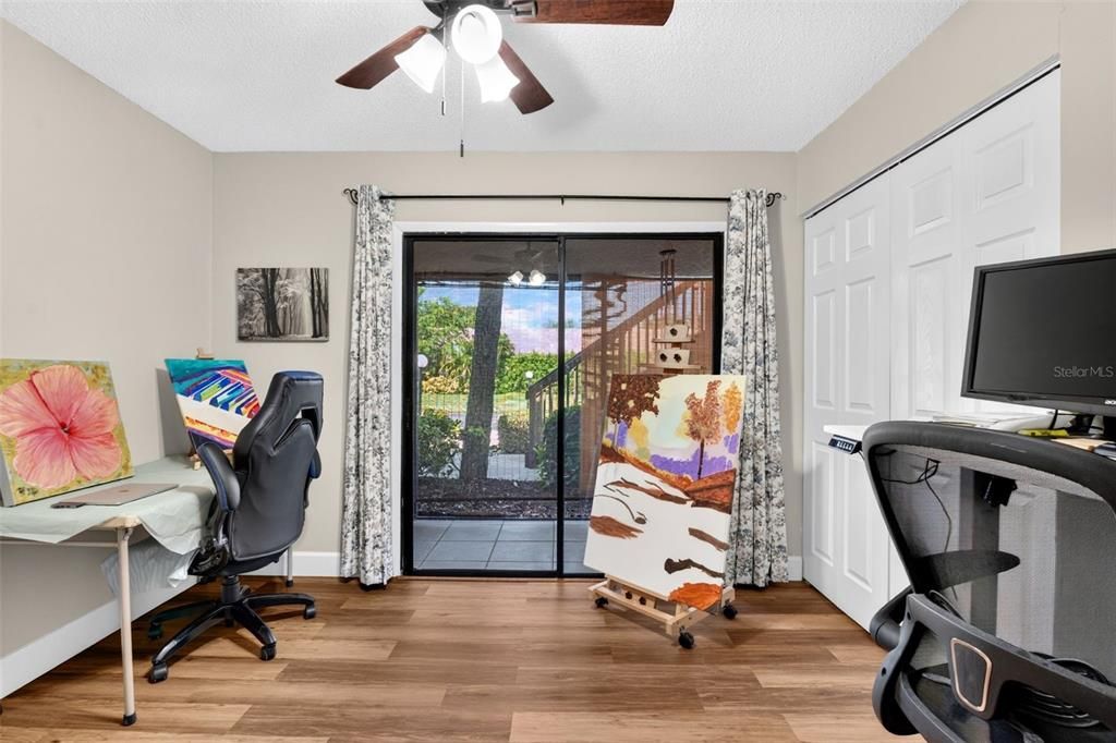 For Sale: $165,000 (2 beds, 2 baths, 942 Square Feet)