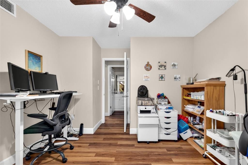 For Sale: $165,000 (2 beds, 2 baths, 942 Square Feet)