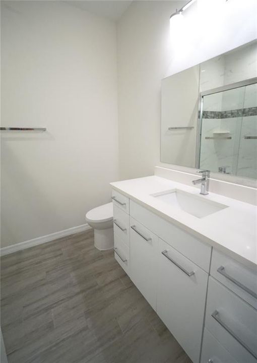 Activo con contrato: $2,300 (3 camas, 3 baños, 1352 Pies cuadrados)