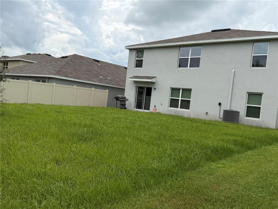 For Sale: $499,900 (5 beds, 3 baths, 2674 Square Feet)