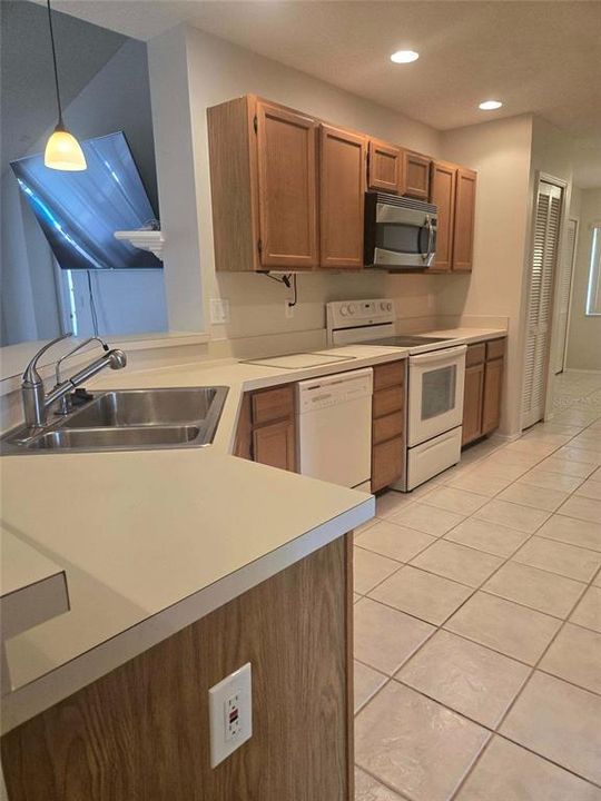 For Sale: $399,900 (3 beds, 2 baths, 1855 Square Feet)