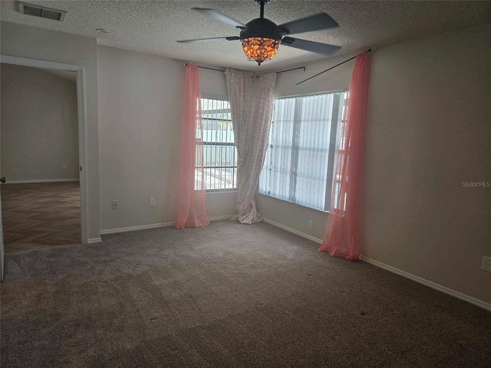 For Sale: $399,900 (3 beds, 2 baths, 1855 Square Feet)