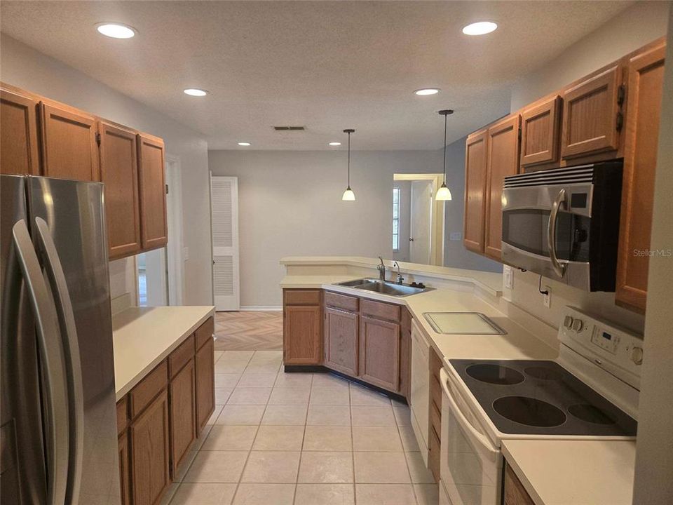 For Sale: $399,900 (3 beds, 2 baths, 1855 Square Feet)