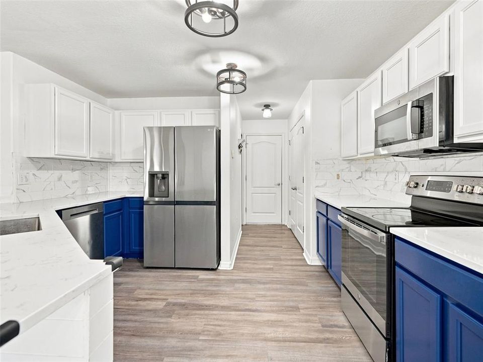 На продажу: $339,900 (3 спален, 2 ванн, 1806 Квадратных фут)
