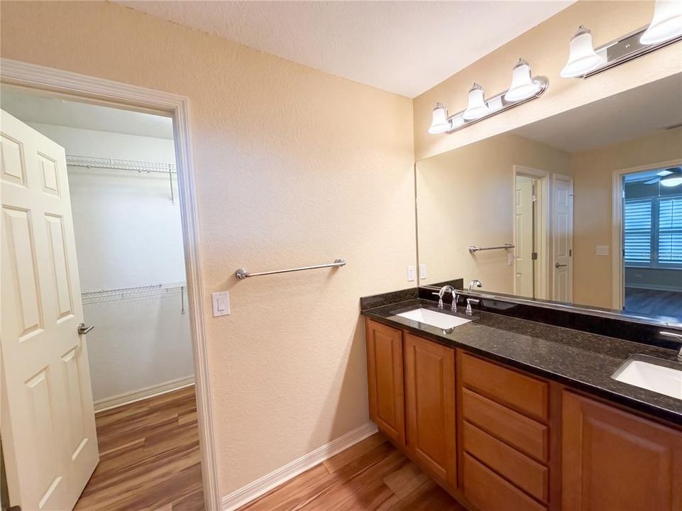 For Sale: $320,000 (3 beds, 2 baths, 1718 Square Feet)