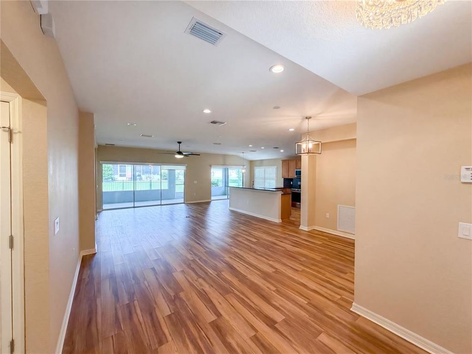 For Sale: $320,000 (3 beds, 2 baths, 1718 Square Feet)