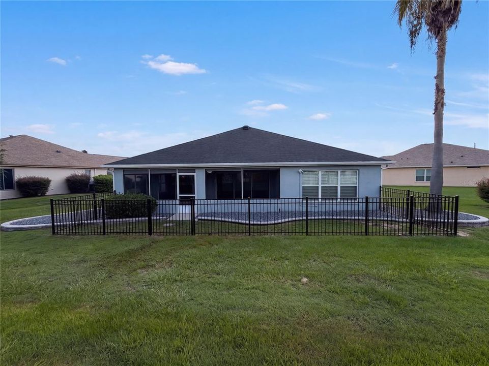 For Sale: $320,000 (3 beds, 2 baths, 1718 Square Feet)