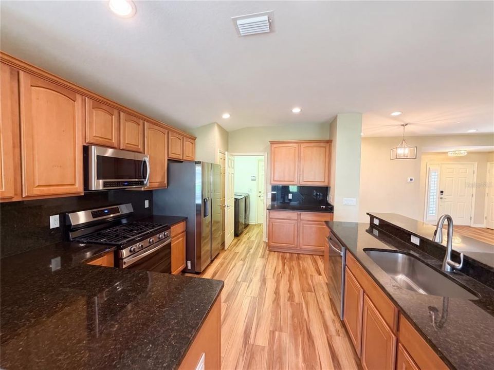 For Sale: $320,000 (3 beds, 2 baths, 1718 Square Feet)