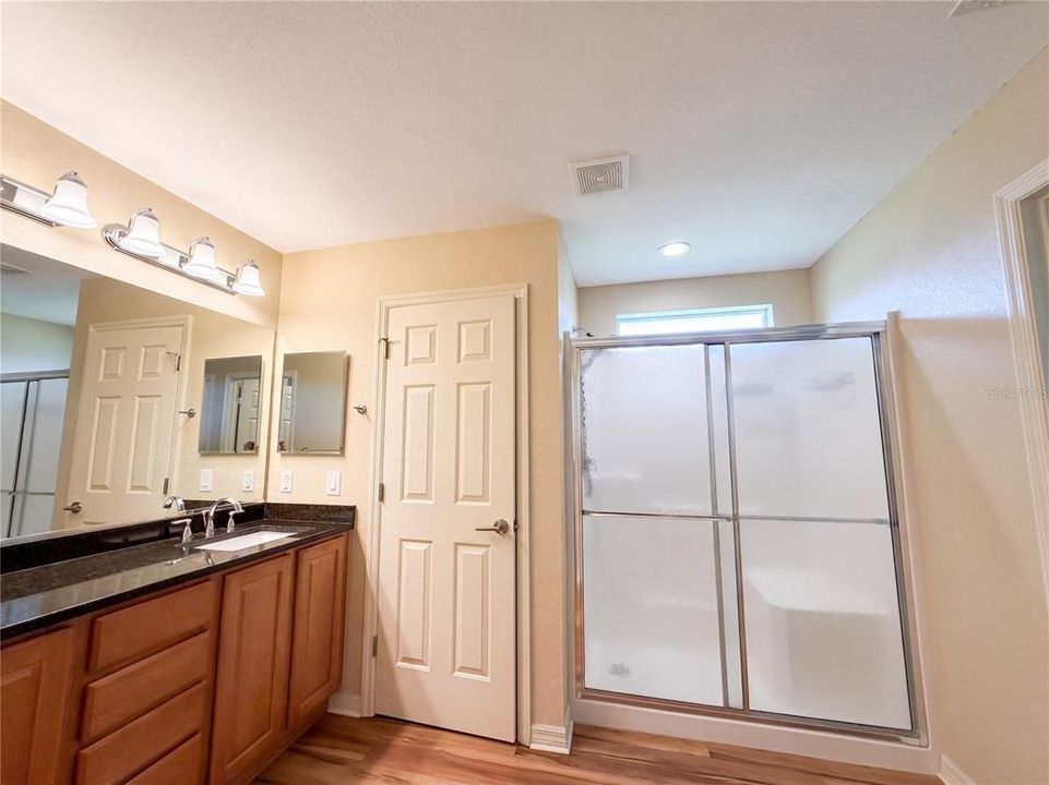 For Sale: $320,000 (3 beds, 2 baths, 1718 Square Feet)