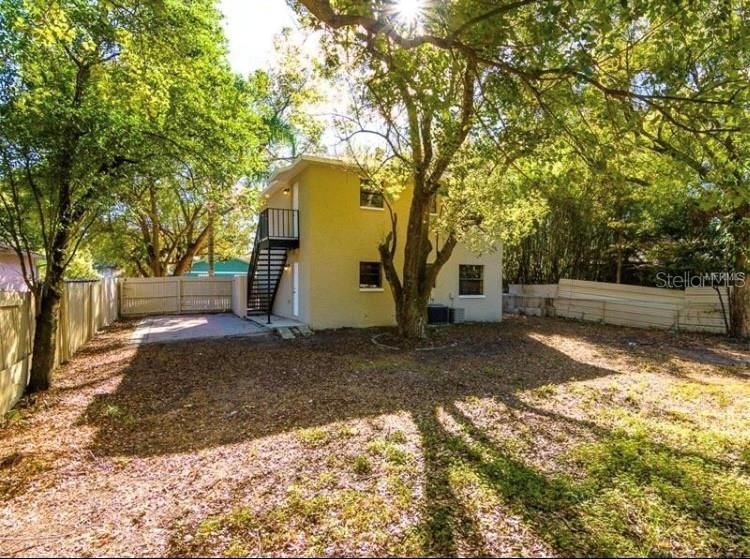 For Rent: $1,350 (2 beds, 1 baths, 812 Square Feet)