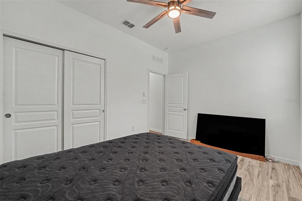 For Sale: $550,000 (4 beds, 2 baths, 1935 Square Feet)