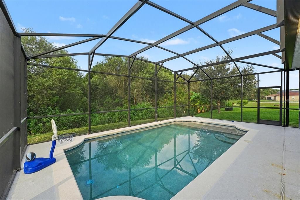 For Sale: $550,000 (4 beds, 2 baths, 1935 Square Feet)