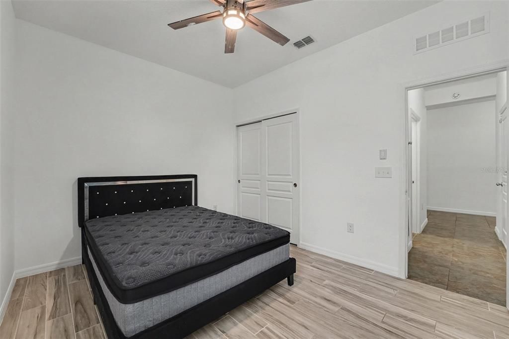 For Sale: $550,000 (4 beds, 2 baths, 1935 Square Feet)
