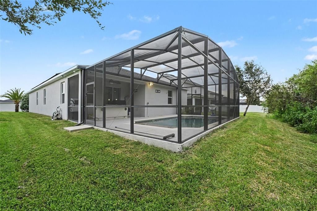 For Sale: $550,000 (4 beds, 2 baths, 1935 Square Feet)